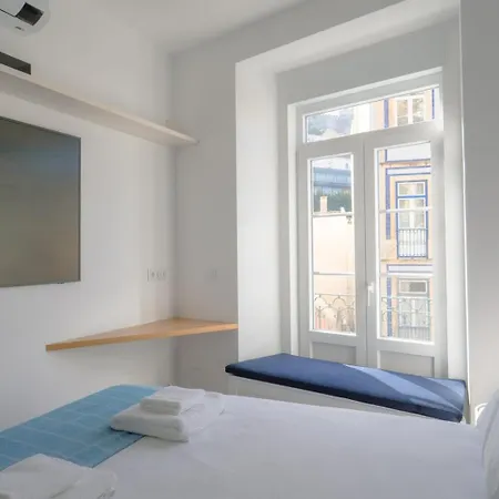 Charming 1-bedroom In The Heart Of Graca | By Airnest Apartment