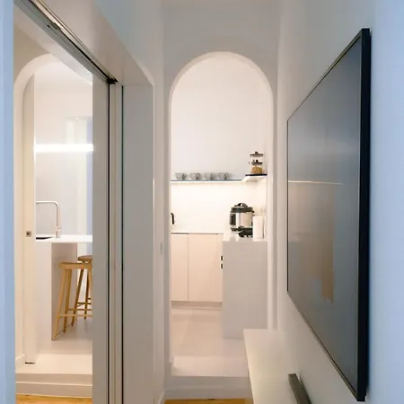 Charming 1-bedroom In The Heart Of Graca | By Airnest Lägenhet *