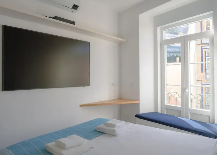 Charming 1-bedroom In The Heart Of Graca | By Airnest Apartment Lisbon