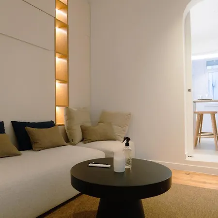 Charming 1-bedroom In The Heart Of Graca | By Airnest * Lissabon