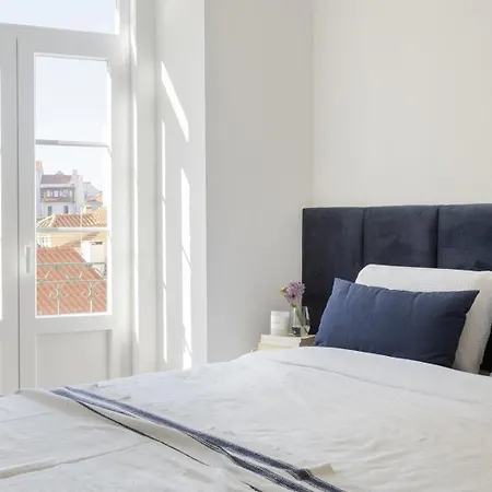 Lejlighed Charming 1-bedroom In The Heart Of Graca | By Airnest