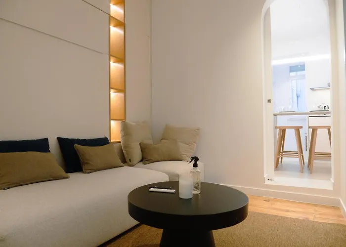 Charming 1-bedroom In The Heart Of Graca | By Airnest * Lisboa