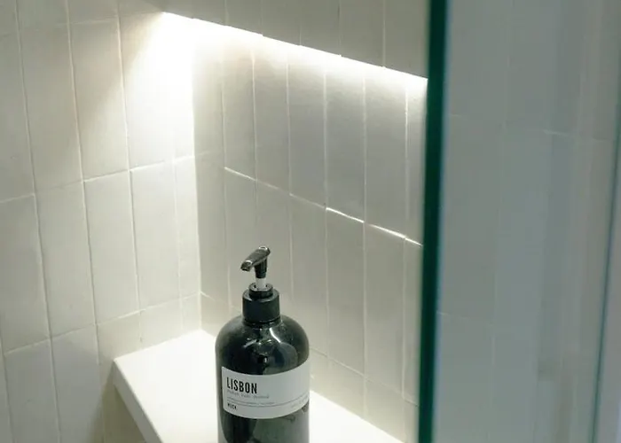 Charming 1-bedroom In The Heart Of Graca | By Airnest شقة Lisboa